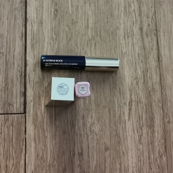 2 for $30 Estée Lauder makeup gift set - Picture 2 of 2